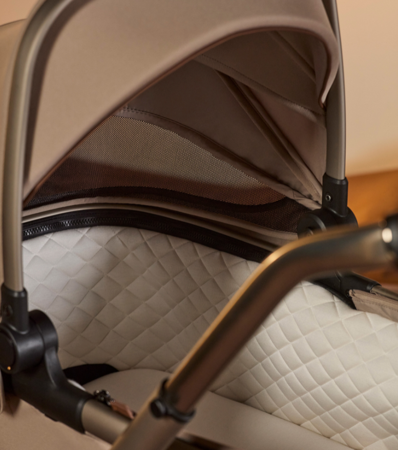 Silver Cross Reef 2 Folding Bassinet - Frappe