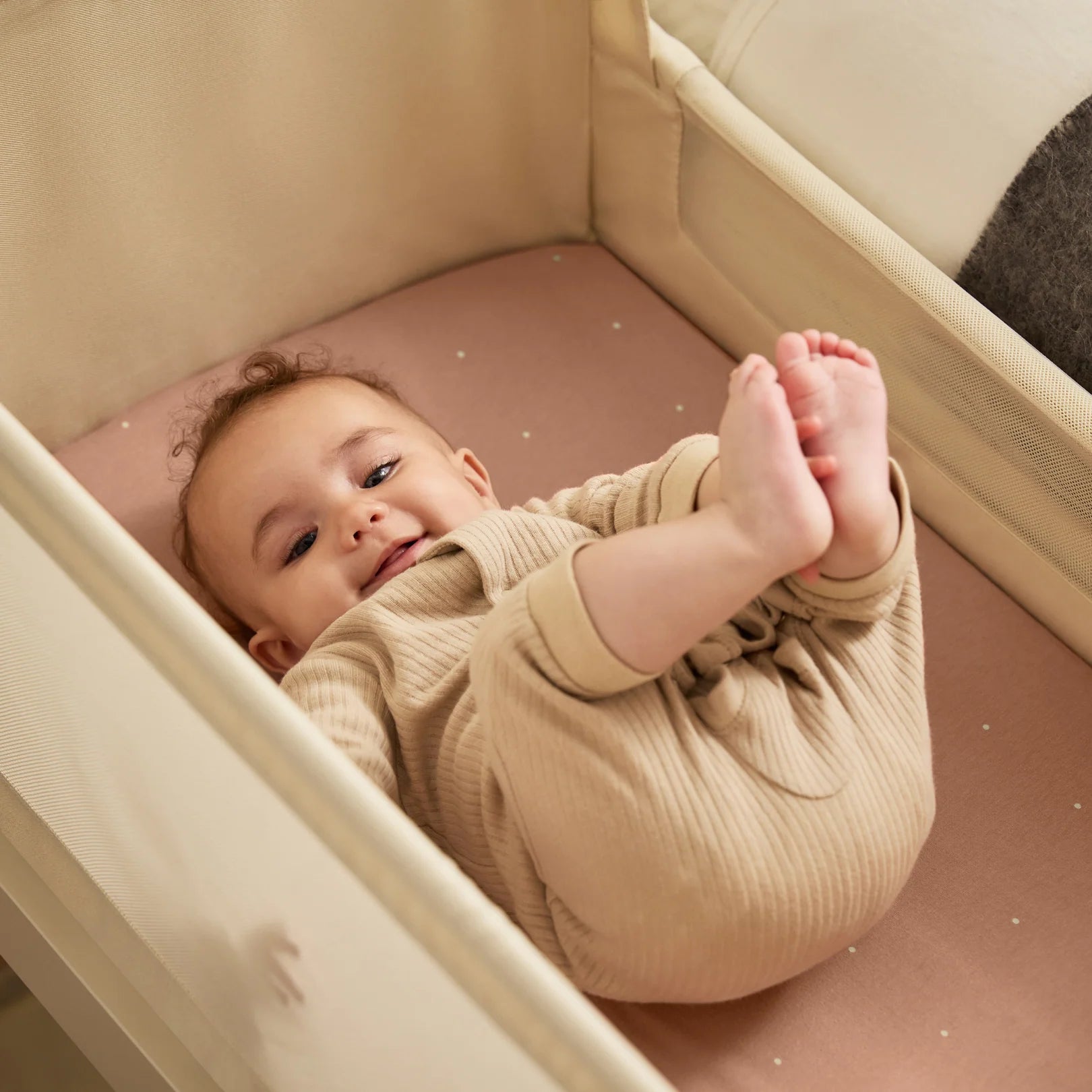 SnuzPod5 Bedside Crib - Cashmere