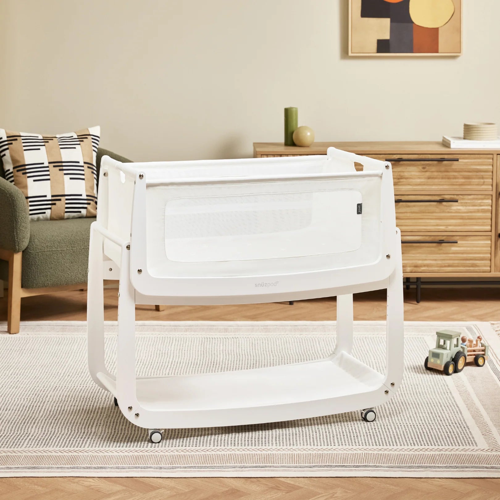 SnuzPod5 Bedside Crib - White