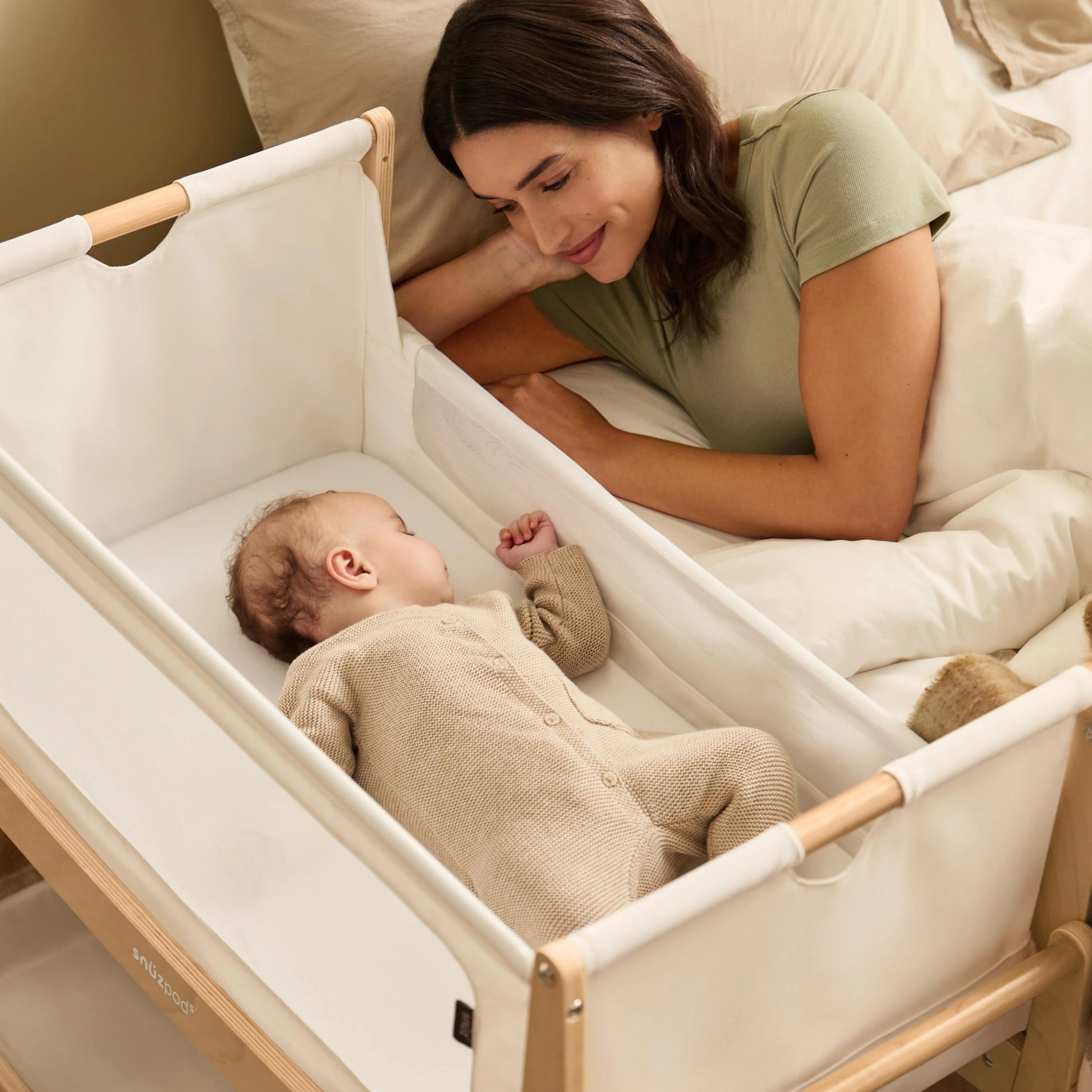 SnuzPod5 Bedside Crib - Natural