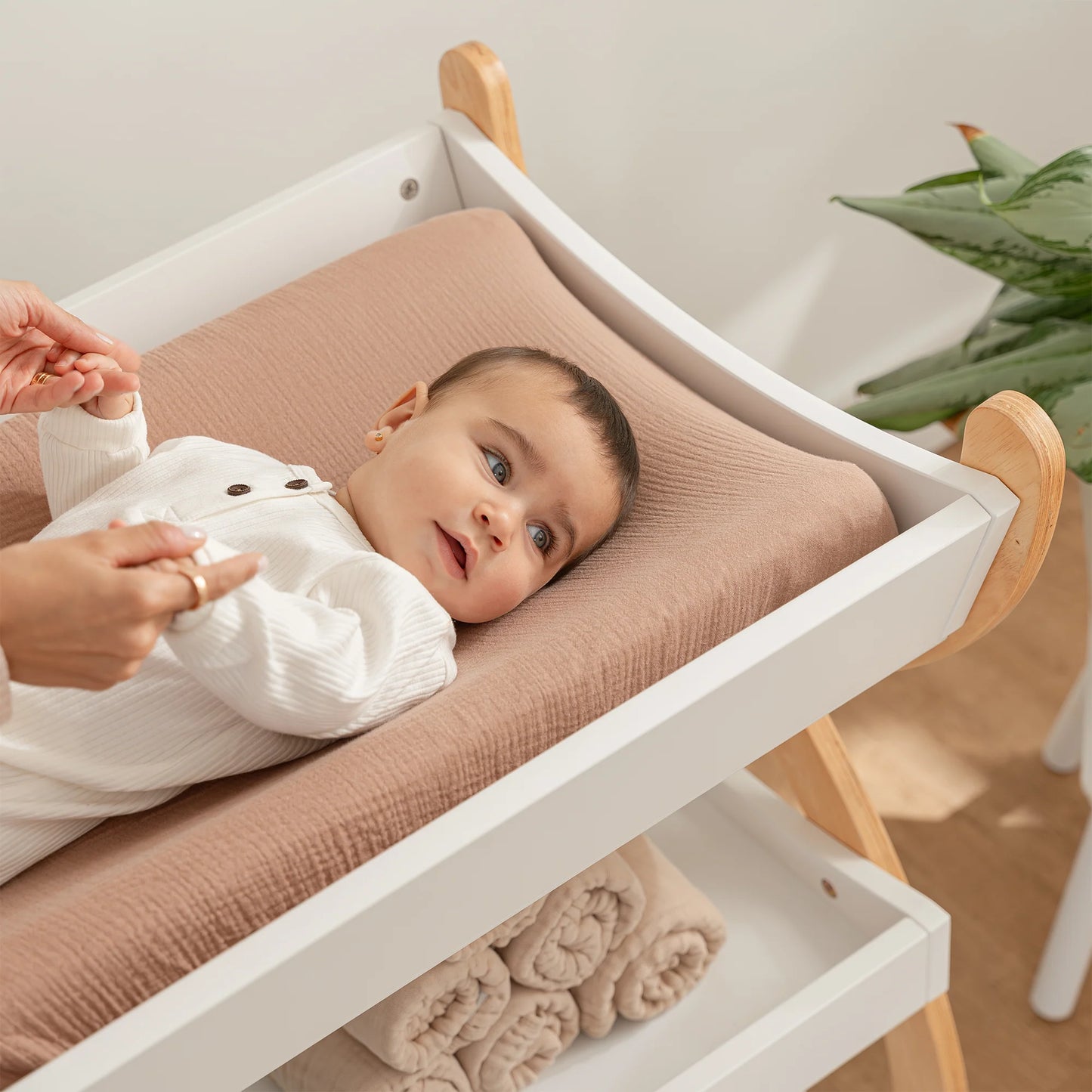 Baby Changing Table by Comfy Cubs - White With Natural Wood Legs