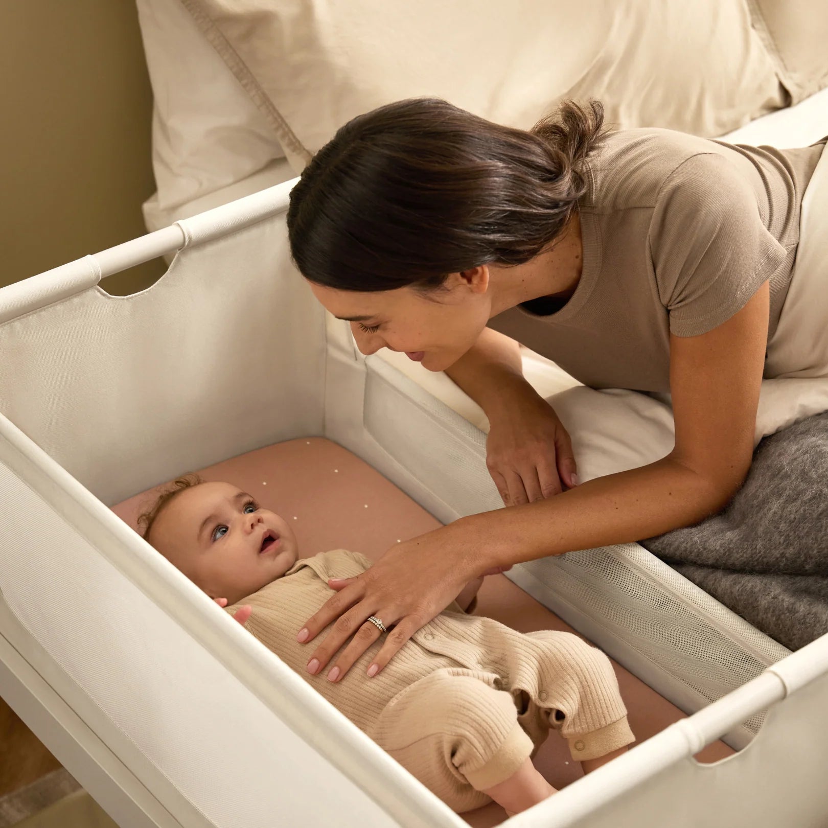 SnuzPod5 Bedside Crib - Cashmere