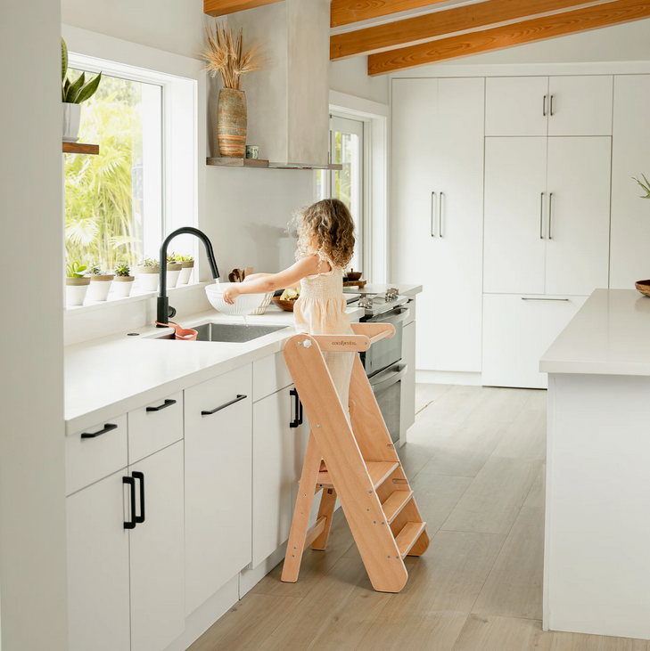Comfy Kids Kids Step Stool for Ages 3+ in Natural Wood