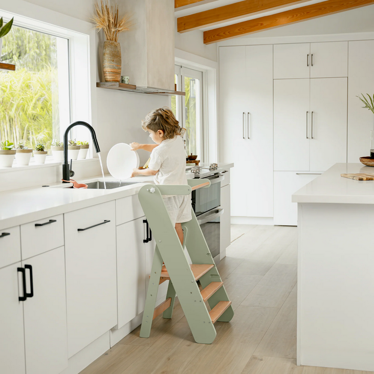 Comfy Kids Kids Step Stool for Ages 3+ in Sage