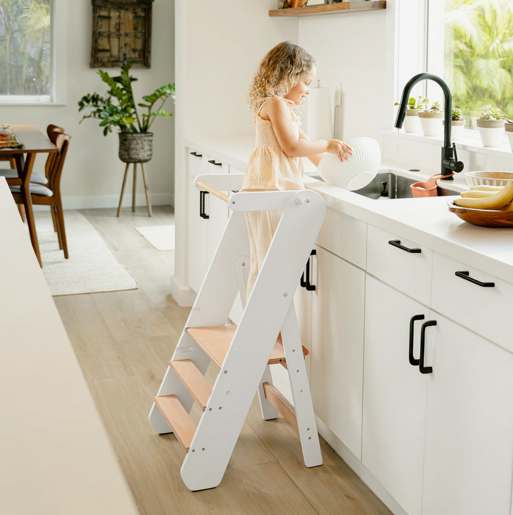Comfy Kids Kids Step Stool for Ages 3+ in White