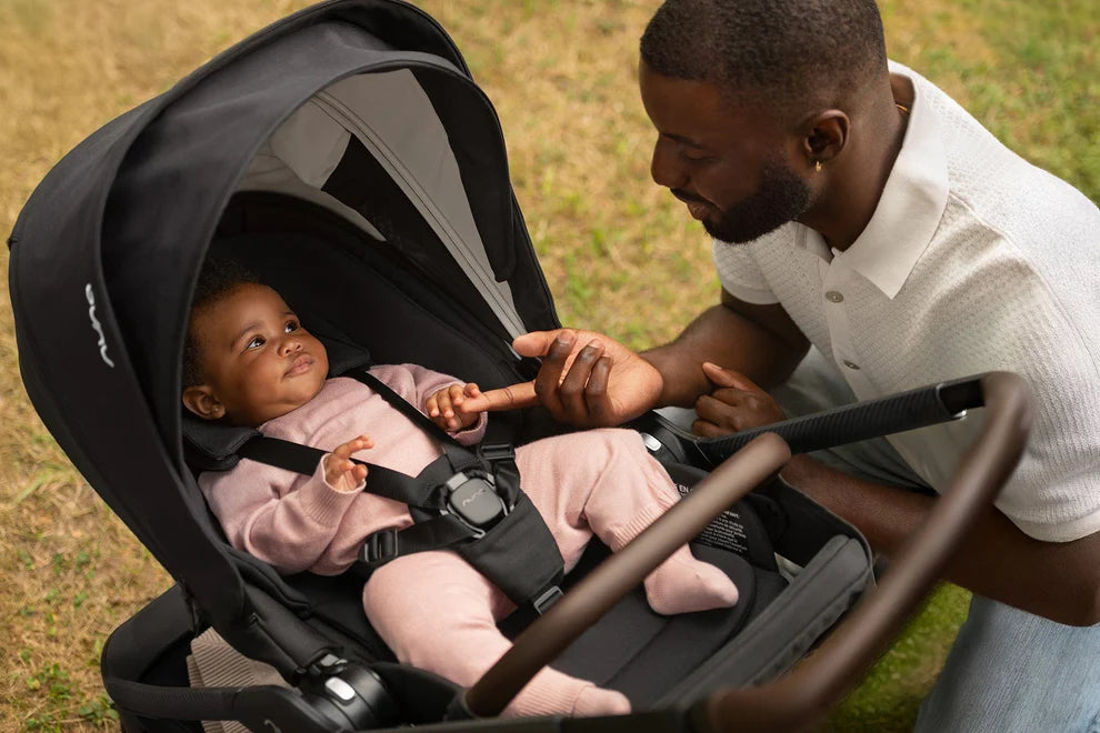 Nuna TRIV lx + PIPA urbn Travel System - Caviar