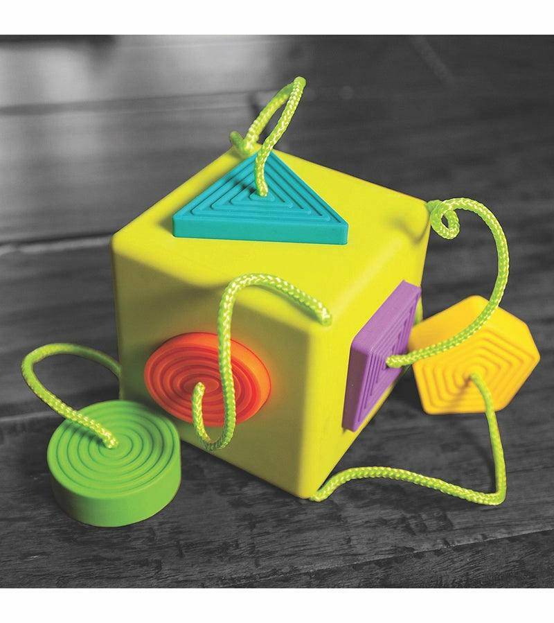 Fat Brain Toys Oombee Cube - Traveling Tikes 