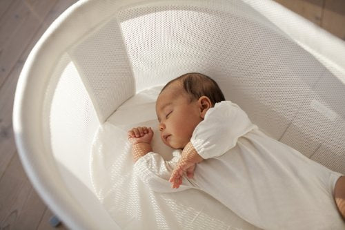 Baby Bjorn Baby Cradle Bundle with Fitted Sheet and Canopy - White