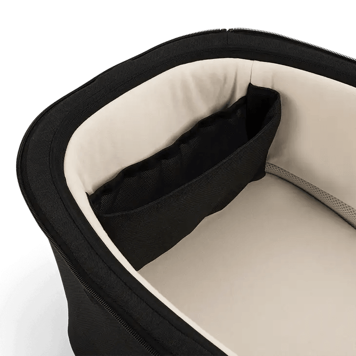 Nuna Lyttl bassinet inside pocket view